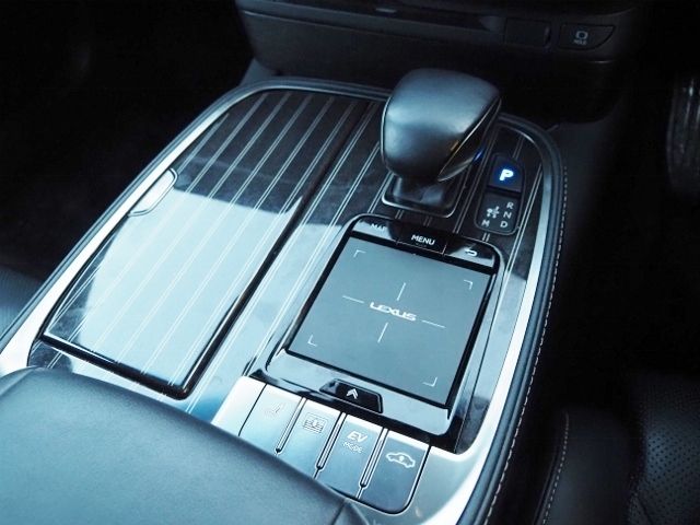 Lexus LS 2017-12 194716-26