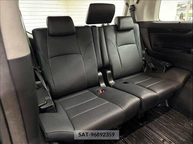 Toyota VELLFIRE 2018-11 369775-8