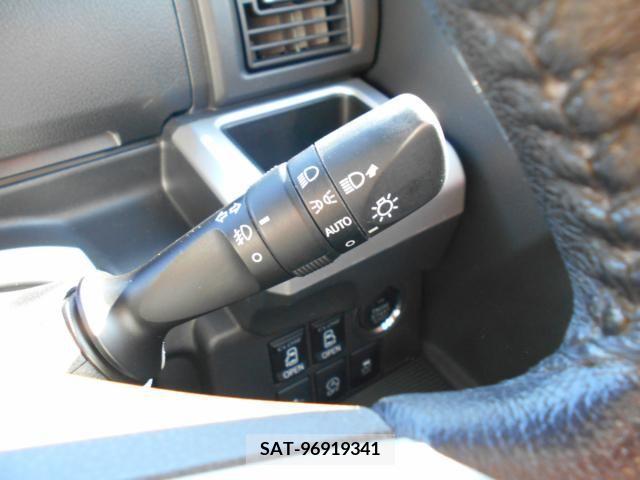 Daihatsu WAKE 2017-03 290184-20