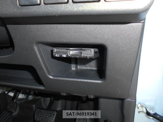 Daihatsu WAKE 2017-03 290184-18