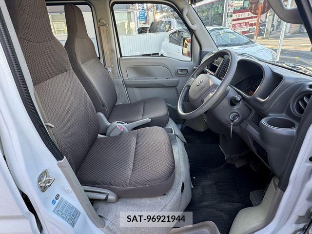 Suzuki EVERY 2017-05 268852-9