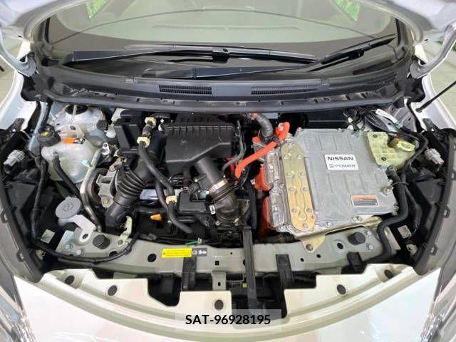Nissan NOTE 2018-02 325621-18