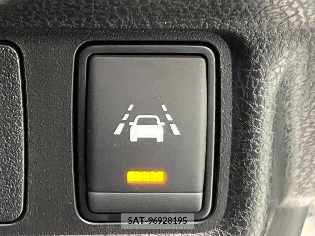 Nissan NOTE 2018-02 325621-6