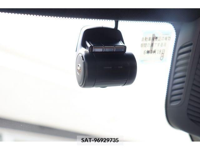 Mercedes Benz A-CLASS 2018-01 276495-15