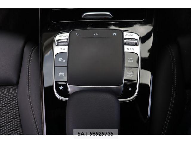 Mercedes Benz A-CLASS 2018-01 276495-13