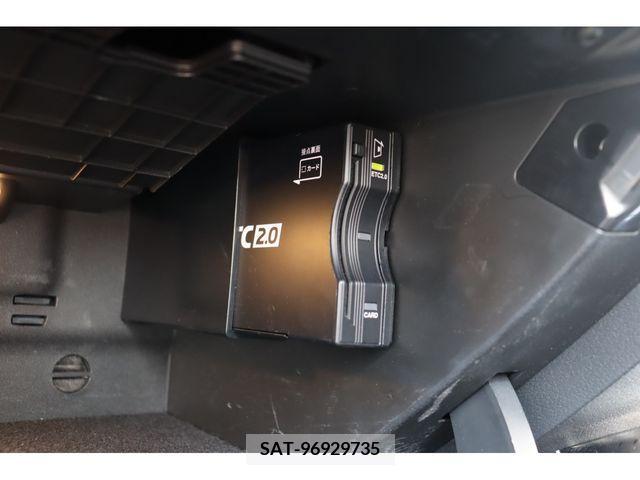 Mercedes Benz A-CLASS 2018-01 276495-10