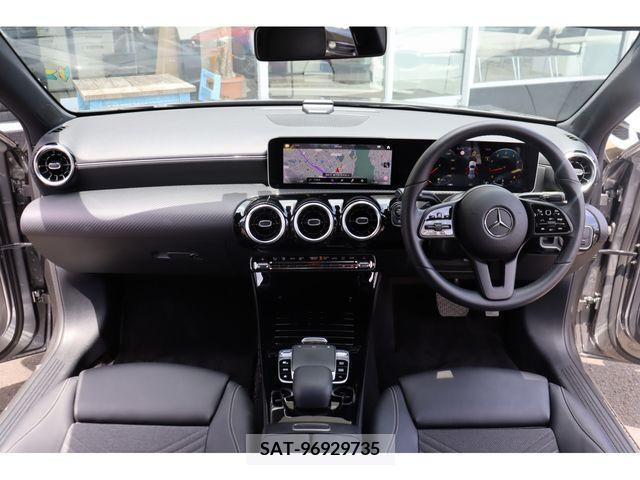 Mercedes Benz A-CLASS 2018-01 276495-4