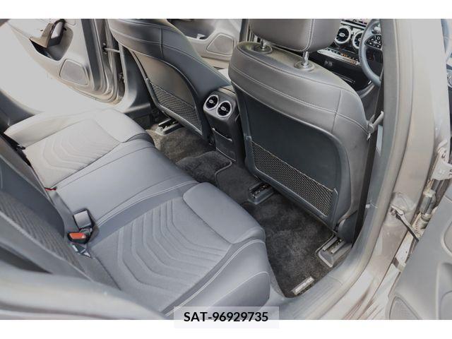 Mercedes Benz A-CLASS 2018-01 276495-3