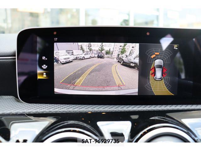 Mercedes Benz A-CLASS 2018-01 276495-20