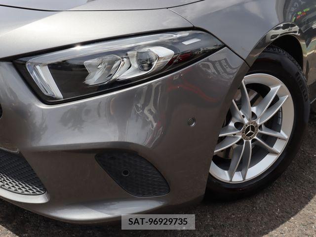 Mercedes Benz A-CLASS 2018-01 276495-21