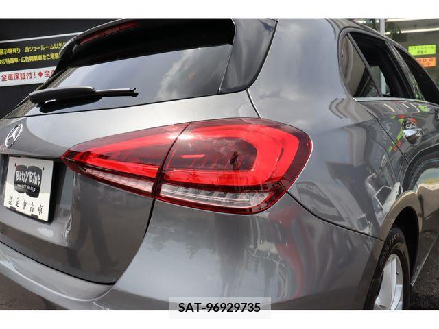 Mercedes Benz A-CLASS 2018-01 276495-22