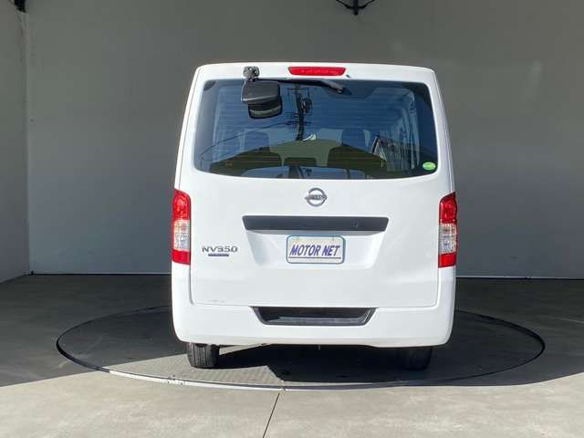 Nissan NV350 Caravan 2017-07 187657-11
