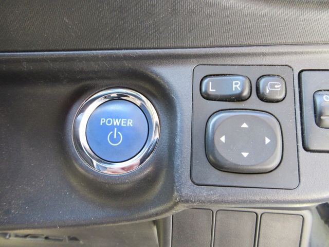 Toyota AQUA 2016-11 192755-13