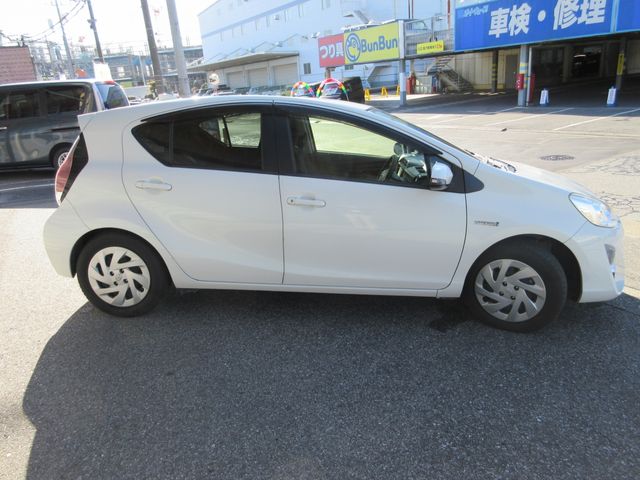 Toyota AQUA 2016-11 192755-7