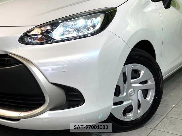 Toyota AQUA 2023-06 356138-12