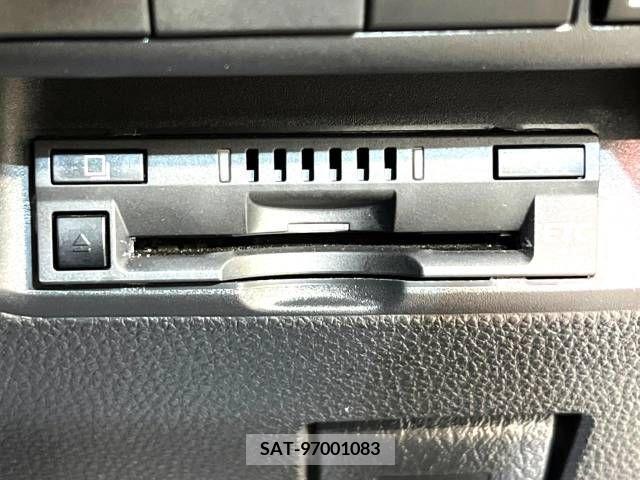 Toyota AQUA 2023-06 356138-6