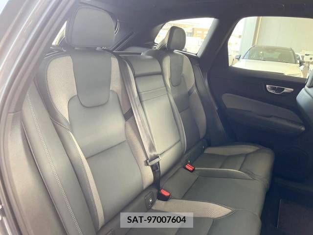 Volvo XC60 2021-06 236709-12