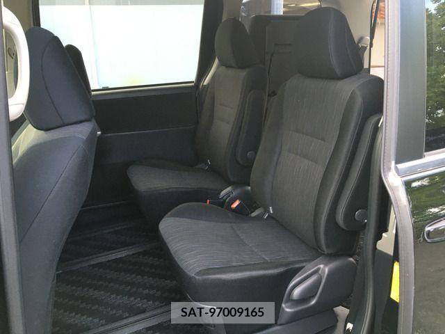 Toyota VOXY 2013-02 394965-4