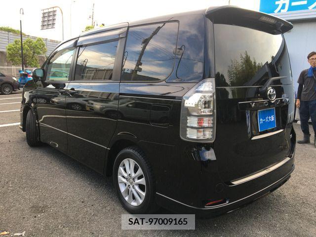 Toyota VOXY 2013-02 394965-3