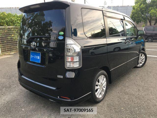 Toyota VOXY 2013-02 394965-2