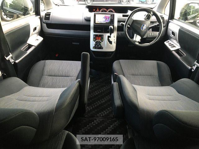 Toyota VOXY 2013-02 394965-6