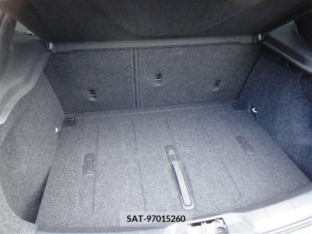 Volvo V40 2017-12 288642-16