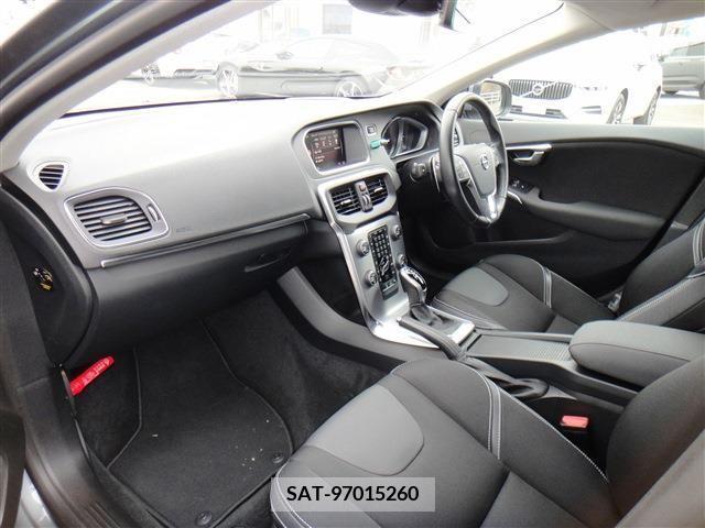 Volvo V40 2017-12 288642-8