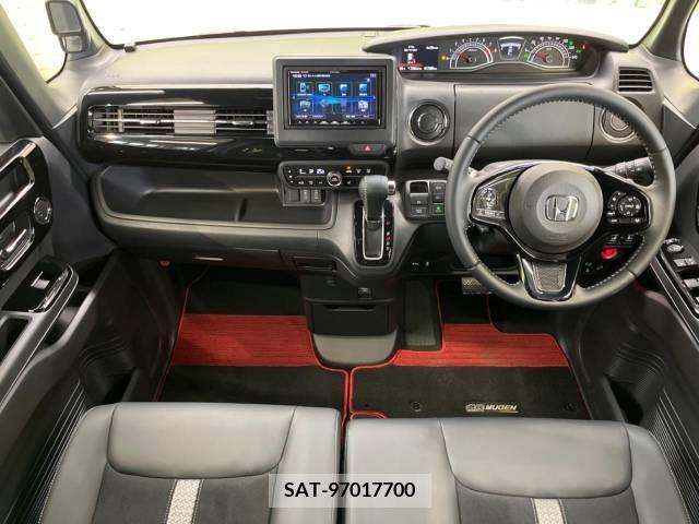 Honda N BOX CUSTOM 2022-01 307263-1