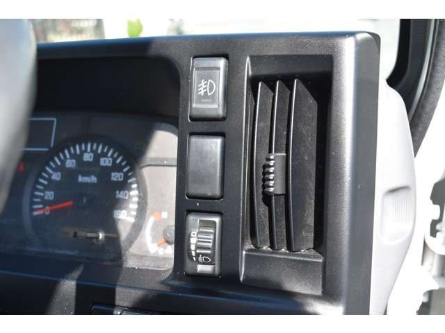 Isuzu ELF TRUCK 2011-06 24241-12