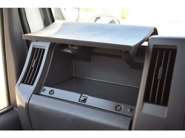 Isuzu ELF TRUCK 2011-06 24241-15