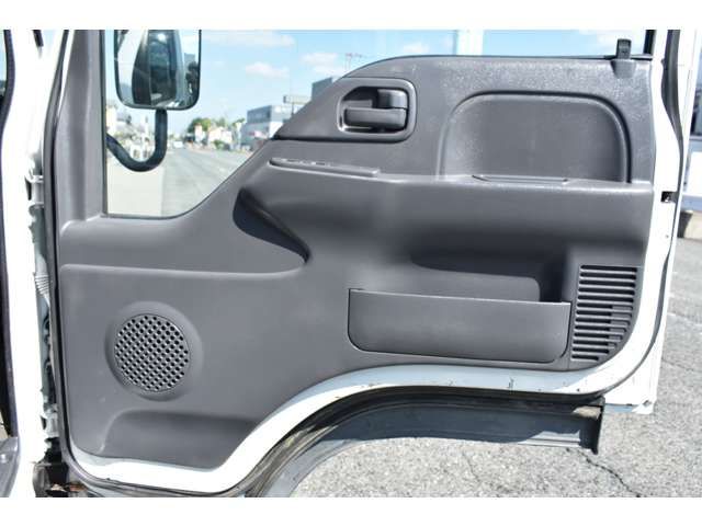 Isuzu ELF TRUCK 2011-06 24241-4