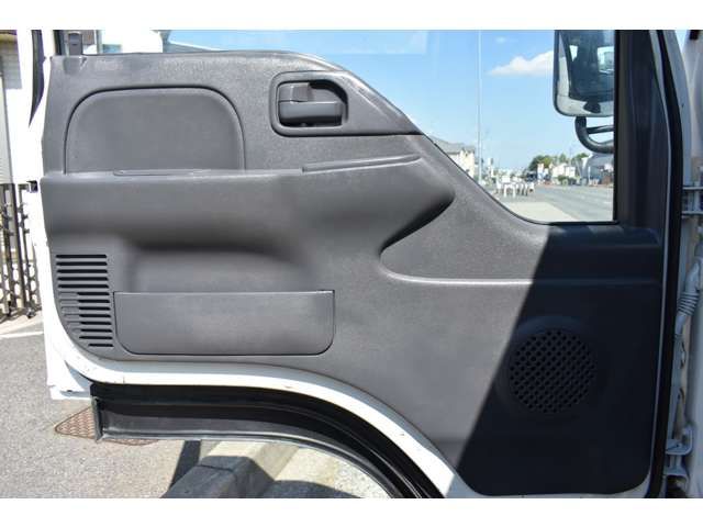Isuzu ELF TRUCK 2011-06 24241-6