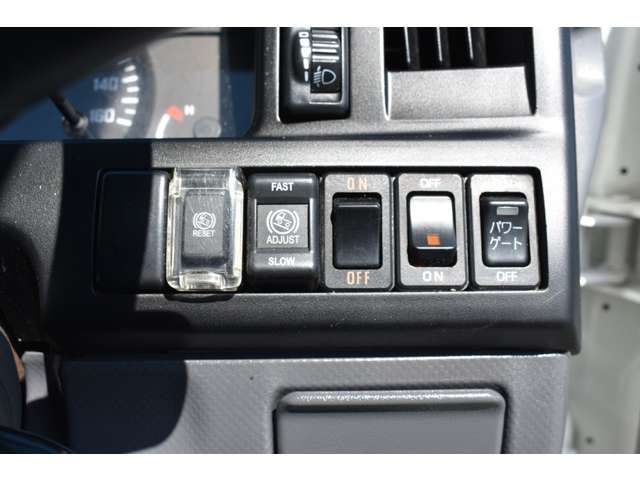 Isuzu ELF TRUCK 2011-06 24241-11