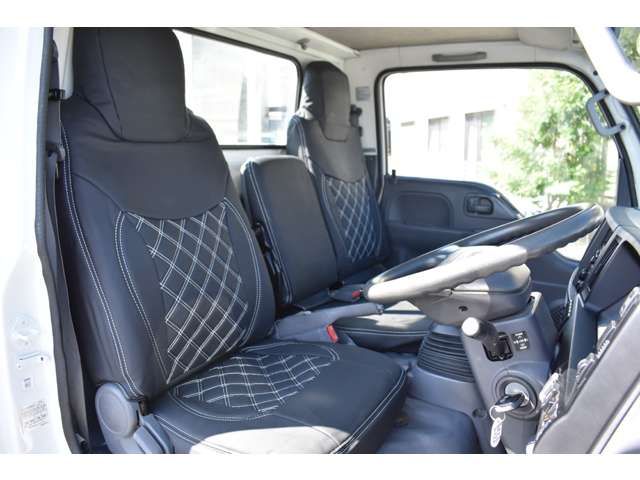 Isuzu ELF TRUCK 2011-06 24241-8