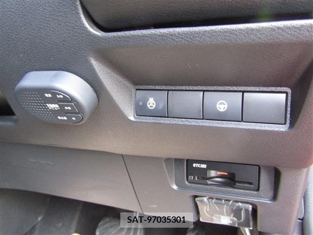 Nissan AURA 2021-06 343359-16