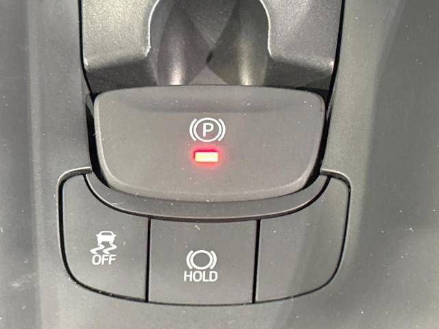Toyota C-HR 2017-08 195823-6