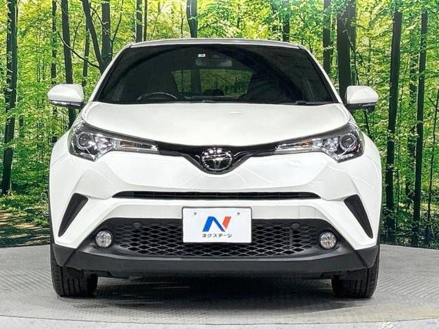 Toyota C-HR 2017-08 195823-14