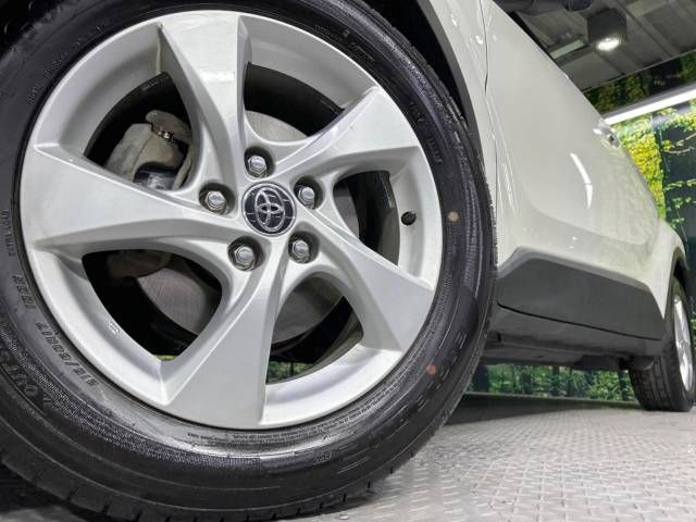 Toyota C-HR 2017-08 195823-13