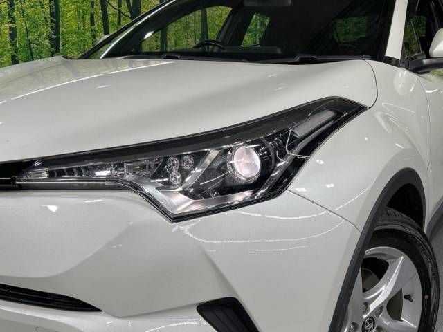 Toyota C-HR 2017-08 195823-12