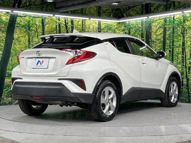 Toyota C-HR 2017-08 195823-17
