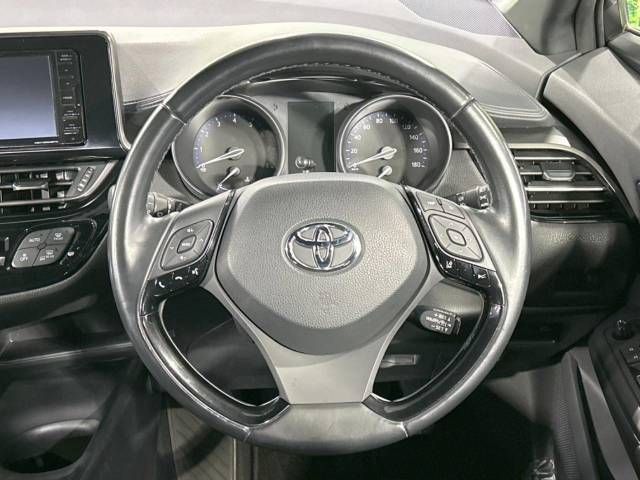 Toyota C-HR 2017-08 195823-11