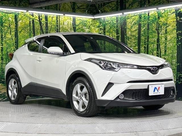 Toyota C-HR 2017-08 195823-16