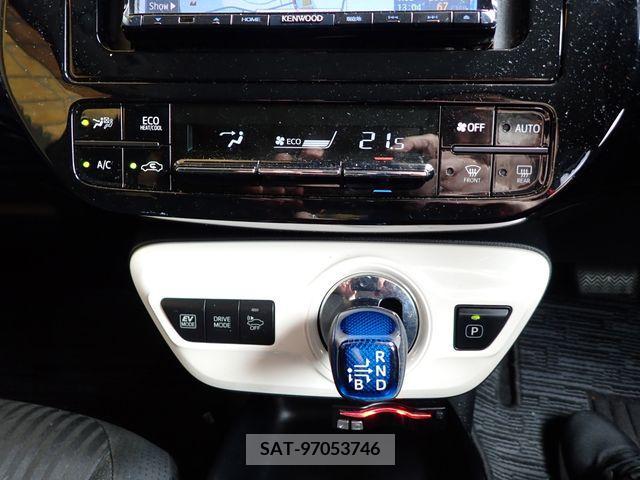 Toyota PRIUS 2016-10 282144-10