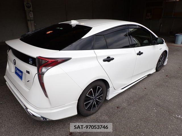 Toyota PRIUS 2016-10 282144-4