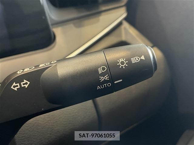 Nissan NOTE 2021-08 239007-25