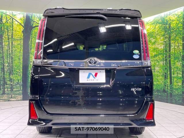 Toyota NOAH 2018-11 225094-16