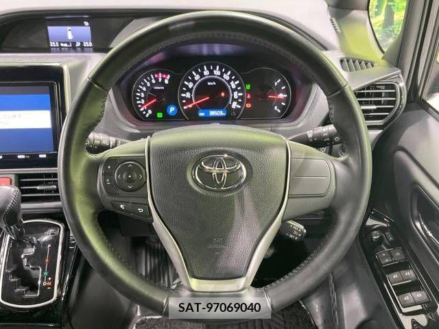 Toyota NOAH 2018-11 225094-11