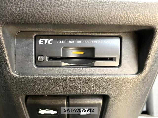 Nissan JUKE 2010-09 320483-6