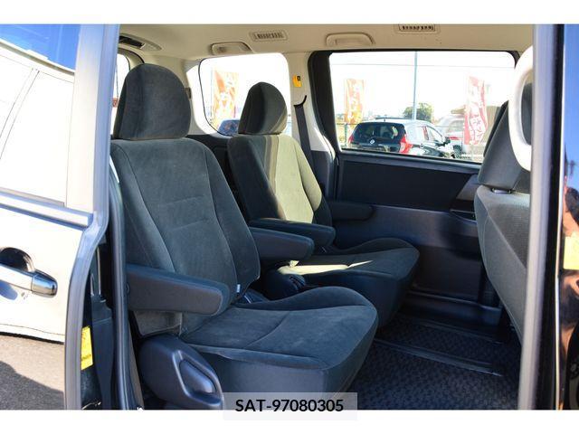 Toyota VOXY 2011-12 254493-13