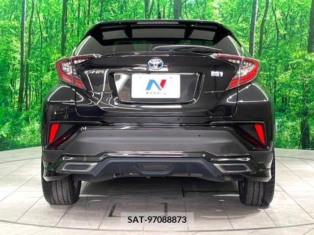 Toyota C-HR 2018-03 357845-15